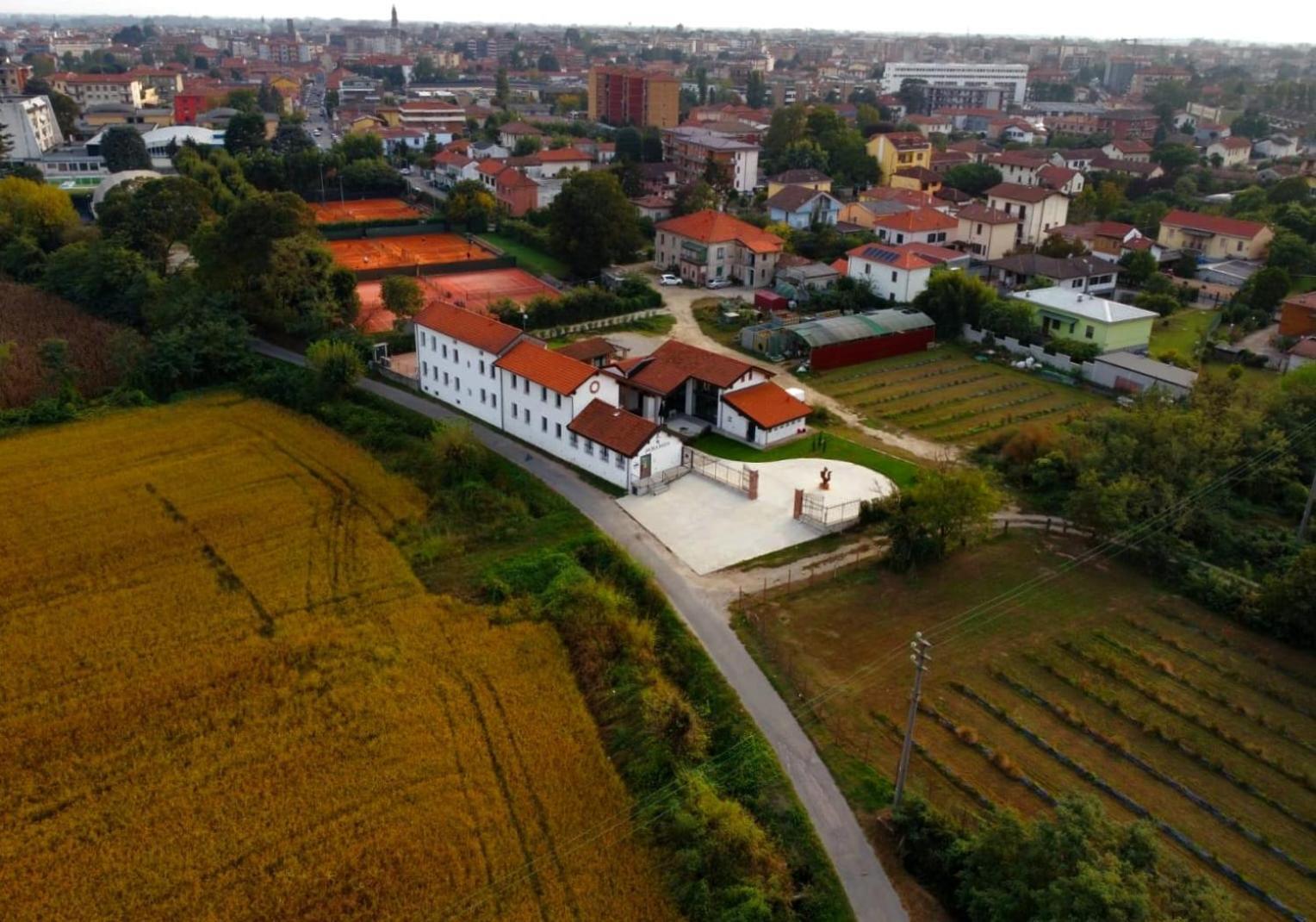 Cascina Mora Bassa Alloggio per agriturismo *